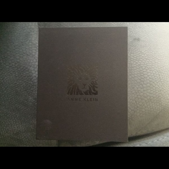 Watch - Picture 2 of 2